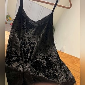 Black Velvet tank 🖤